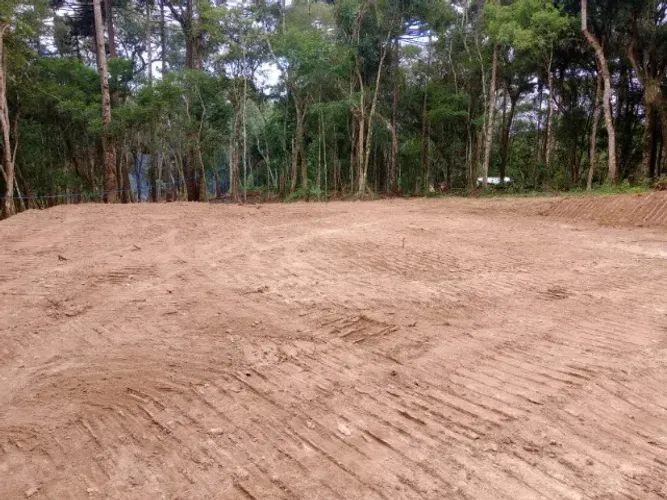 Terreno aplainado em Quitandinha no Pangaré.