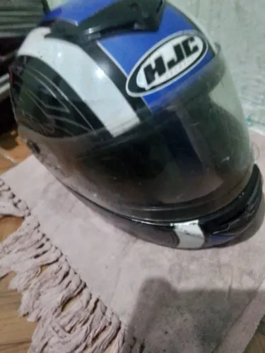 Vendo capacete semi novo por apenas 20 reais
