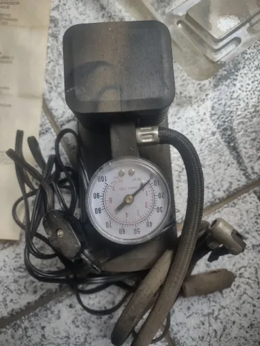 Mini compressor automotivo p/ pneus 