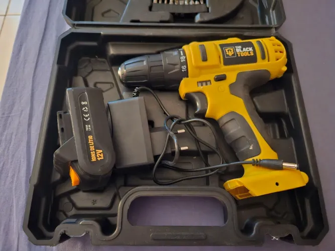 Parafusadeira E Furadeira À Bateria 12V The Black Tools Com Maleta E Carregador