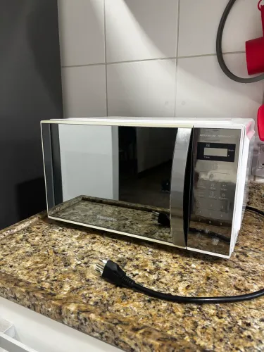 Microondas Panasonic 21 litros 