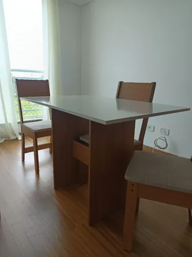 VENDO MESA SEMINOVA
