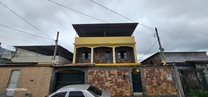 Casas - 3 dormitórios - Campo Grande