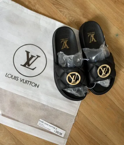 Vendo sandálias nuvem