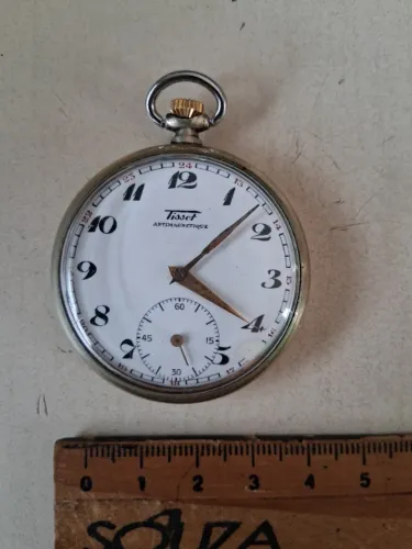 Antigo relógio suíço de bolso à corda Tissot
