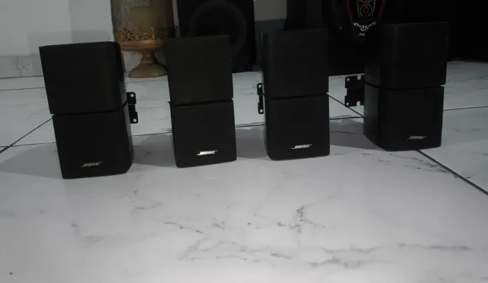 Caixinhas cubo Bose originais.