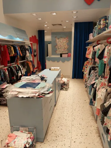 Vendo mobília de loja roupa infantil 