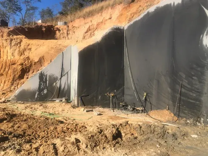 vendo pedreira granito preto absoluto, 100% documentada produzindo, MG