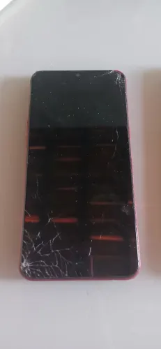 Celular com defeitos
