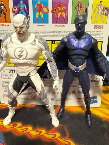 DC Multiverse Batman e Flash Branco