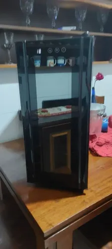 Adega de vinho 33 litros semi-novo