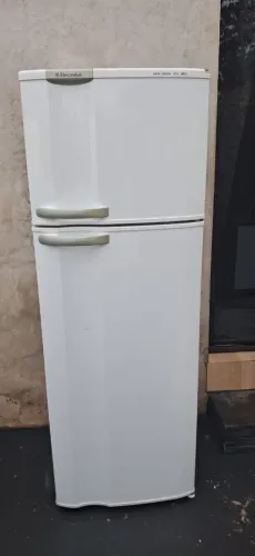 ?VENDO GELADEIRA ELETROLUX ?