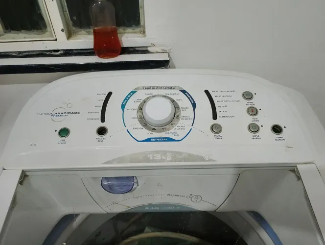 Vendo máquina de lavar Electrolux de 13kls com defeito no agitador