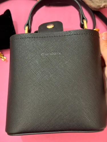 Bolsa mondaine