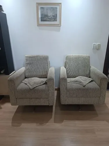 2 poltronas giratória