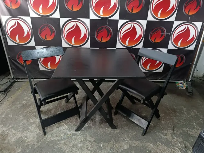 Jogo de mesa 70x70x75 com cadeira temos 32 jogos disponíveis