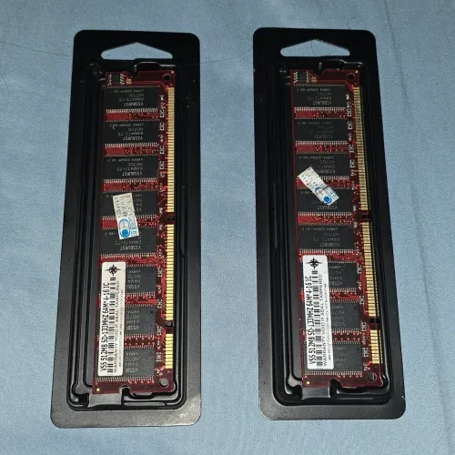 Kit Memória RAM antiga 2x512MB SDRAM PC133