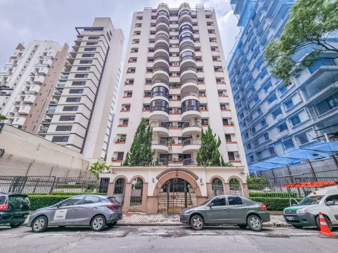 Apartamento para venda em Moema com 3 quartos, sendo 3 suítes, 2 vagas, 95m²
