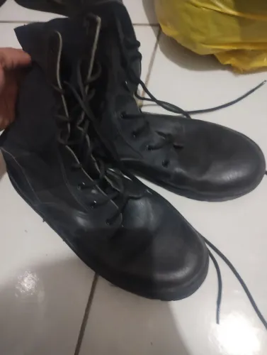 Coturno militar n° 42