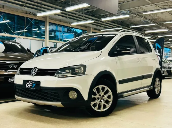 Volkswagen Crossfox 1.6 MI Total Flex 8V 5P 2013
