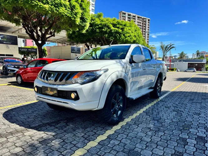 Mitsubishi L200 Tri. Outdo. GLS 2.4 CD 4X4 Die. AUT 2023