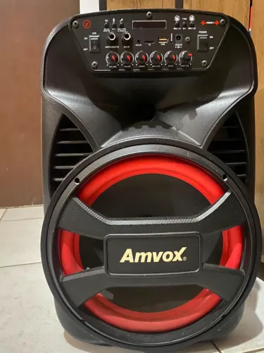 CAIXA DE SOM AMVOX 300 REAIS EM PERFEITO ESTADO