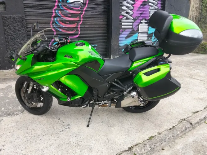 Kawasaki ninja touring abs