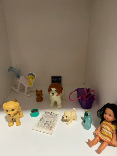 Lote Pets Cachorros e acessórios de Barbie 