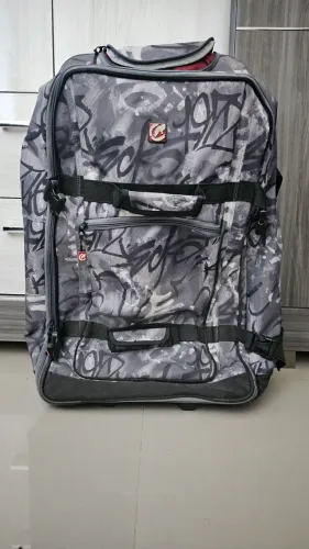 Mala grande marca Ecko