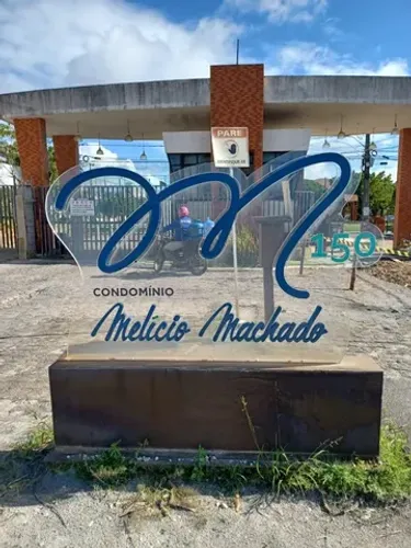 Casa em Condomínio Fechado Com 369 M² Com 5 Quartos 2 Suítes
