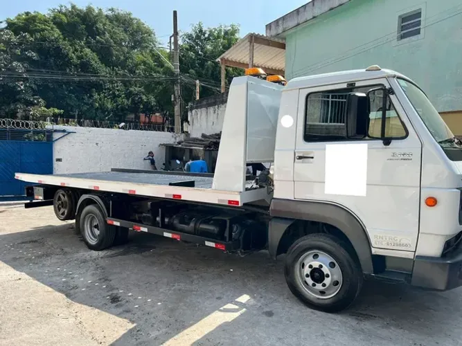 Vw. 8 160 plataforma guincho ano 2013.  