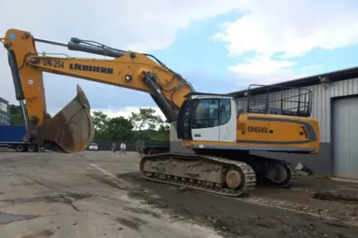 Escavadeira Liebherr R966 ano 2018, 70 Toneladas, em SP