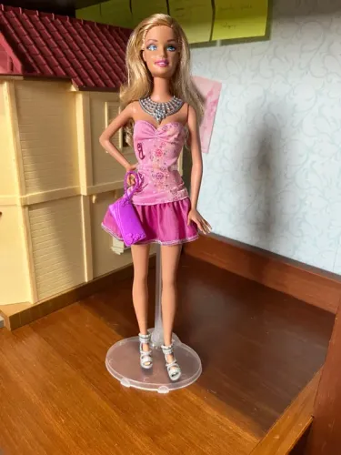 Barbie glitter glam