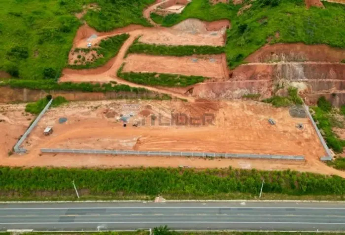 Área comercial e Industrial - (Venda)