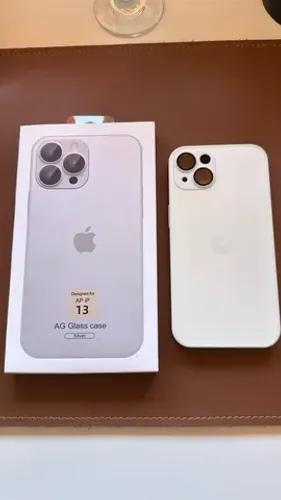 Capa branca para iPhone 13