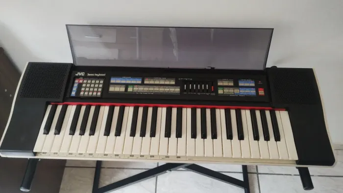 Teclado JVC Stereo Keyboard - Ótimo estado!