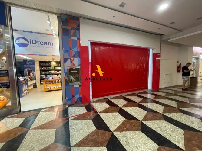 Venda e Aluguel de Loja, 45 m², por aluguel de R$ 7 mil e venda de R$ 1.2 milhão, no condo
