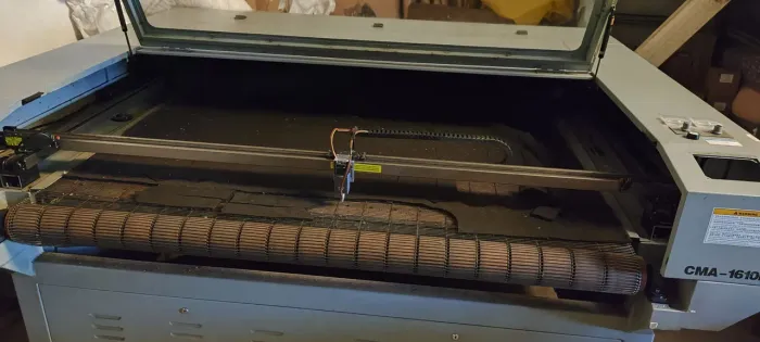 Máquina de Corte a Laser com Esteira CMA-1610F