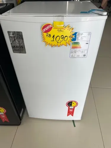 Frigobar Midea 93 litros só 990