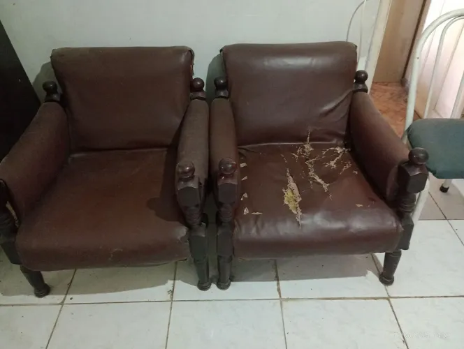 Vendo  2 sofás de 1 lugar.