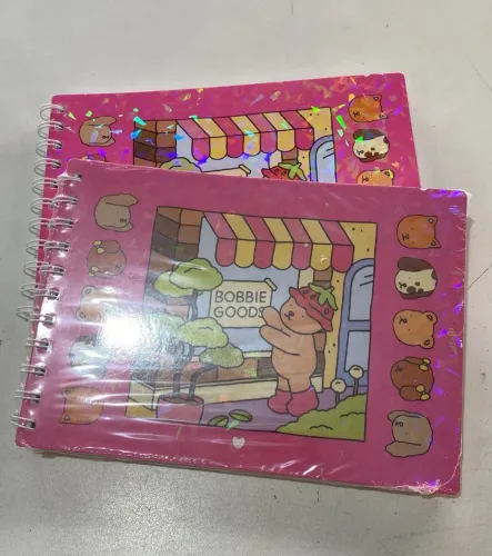Livro Espiral Bobbie Goods + 12 canetinhas
