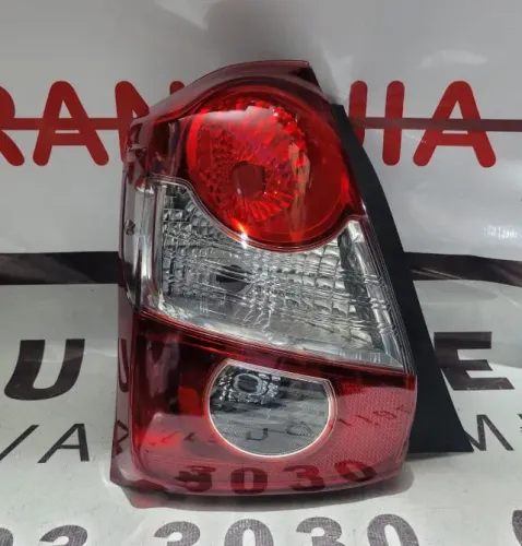Lanterna traseira esquerda Etios Hatch fumê Recuperada 