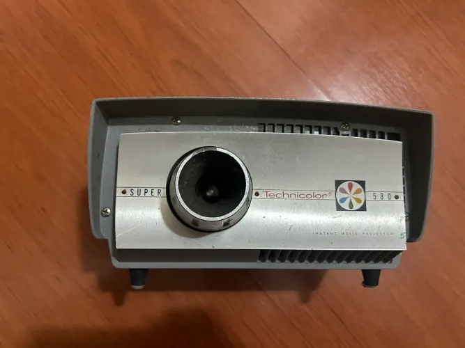 Projetor Super Technicolor 580