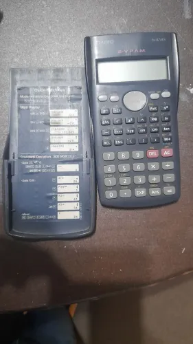 Calculadora Científica Casio fx-82MS