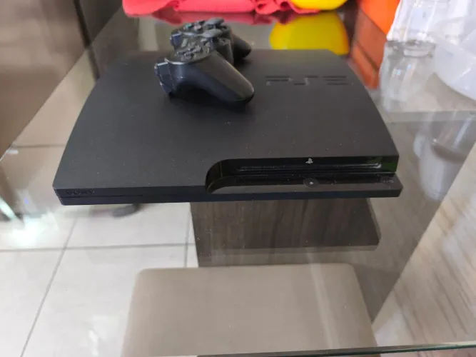 Playstation 3 Slim - com 1 controle