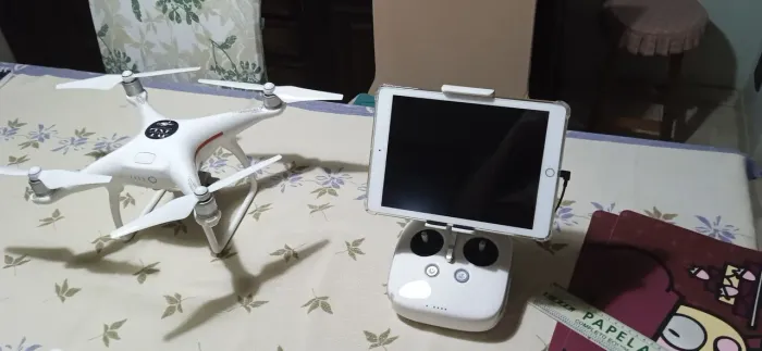 Vendo Drone Phantom 4