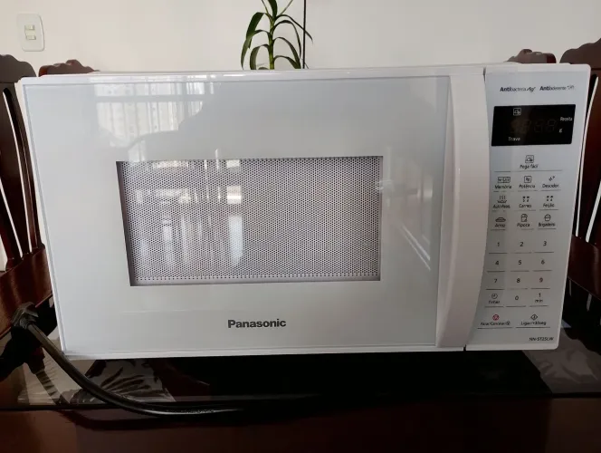 Microondas Panasonic NN-ST25LW
