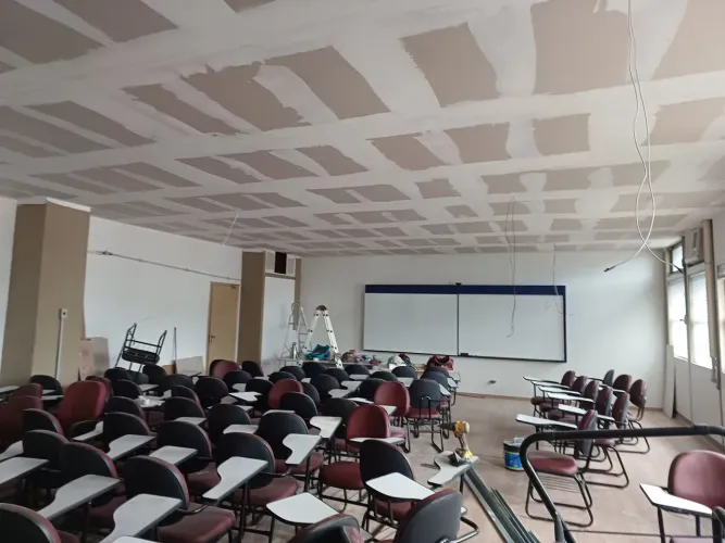 Rebaixamento de teto / divisória (drywall)