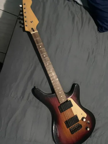 Guitarra Jennifer 1970 relíquia