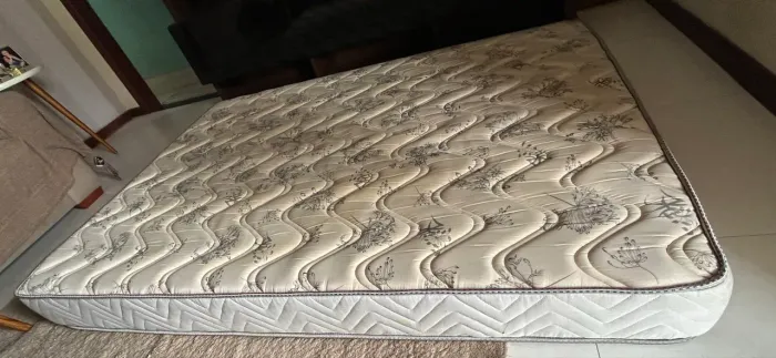 Colchão seminovo!!! Bom estado